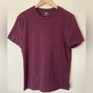 H&M maroon t-shirt